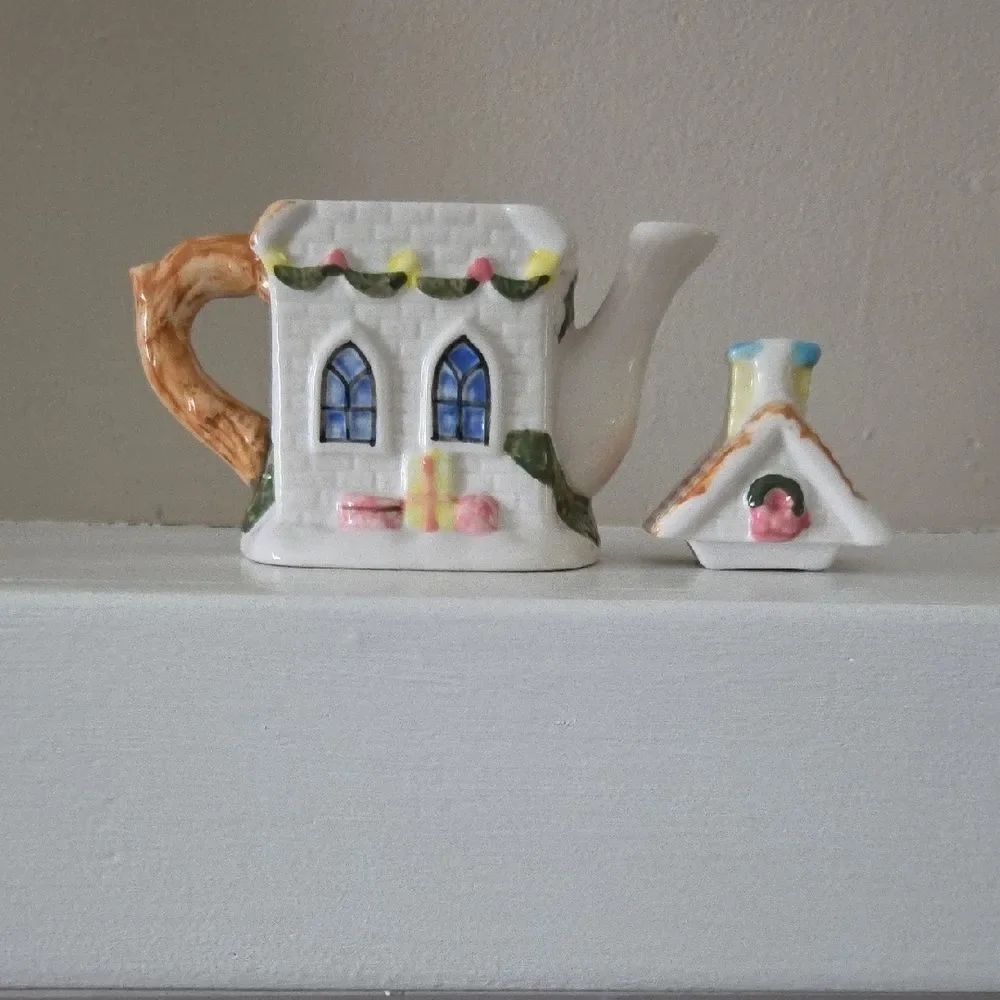 Charming Cottage Teapot